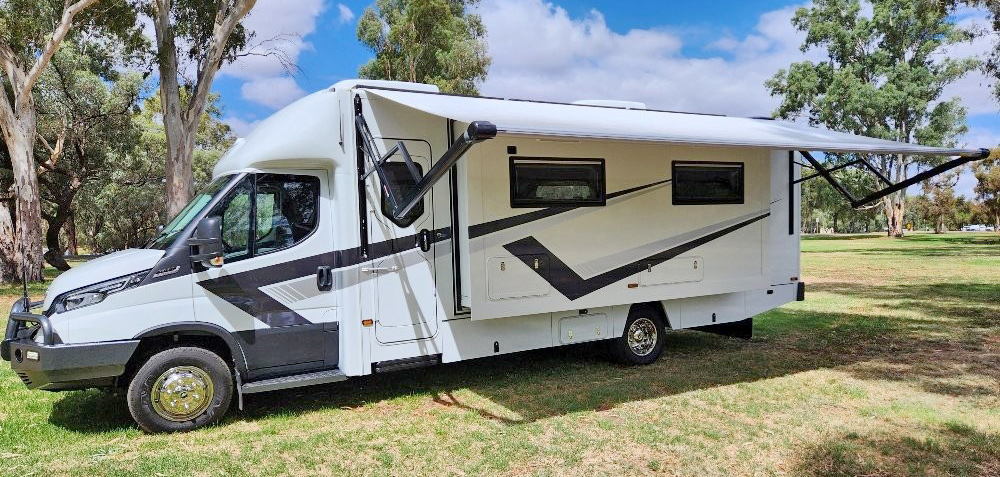 2802SL Double slideout luxury motorhome